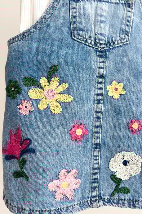 Kız Çocuk Çiçek Nakışlı Kot Elbise