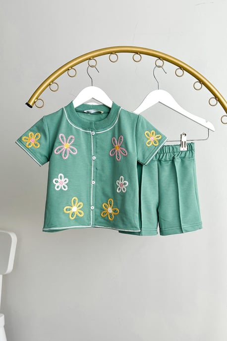 Kız Çocuk Nakış Detay Şortlu Takım