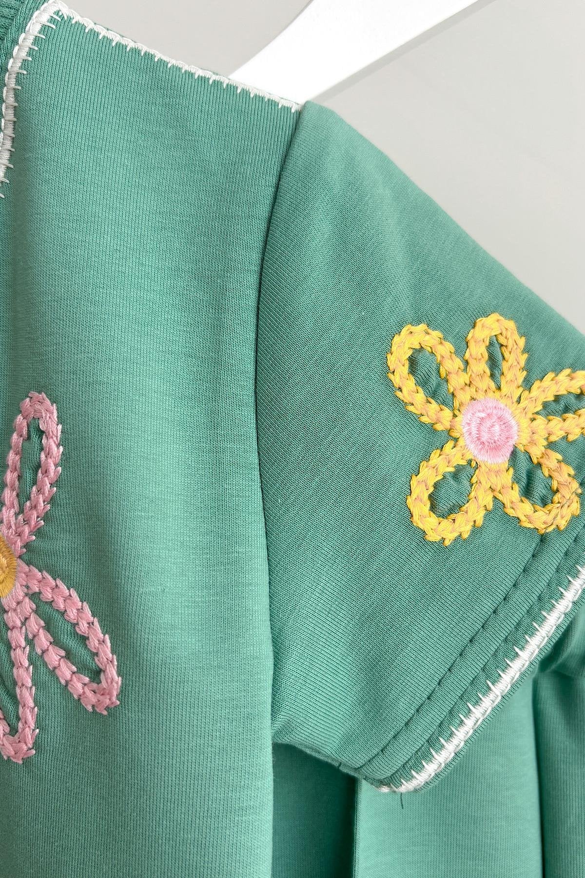 Kız Çocuk Nakış Detay Şortlu Takım