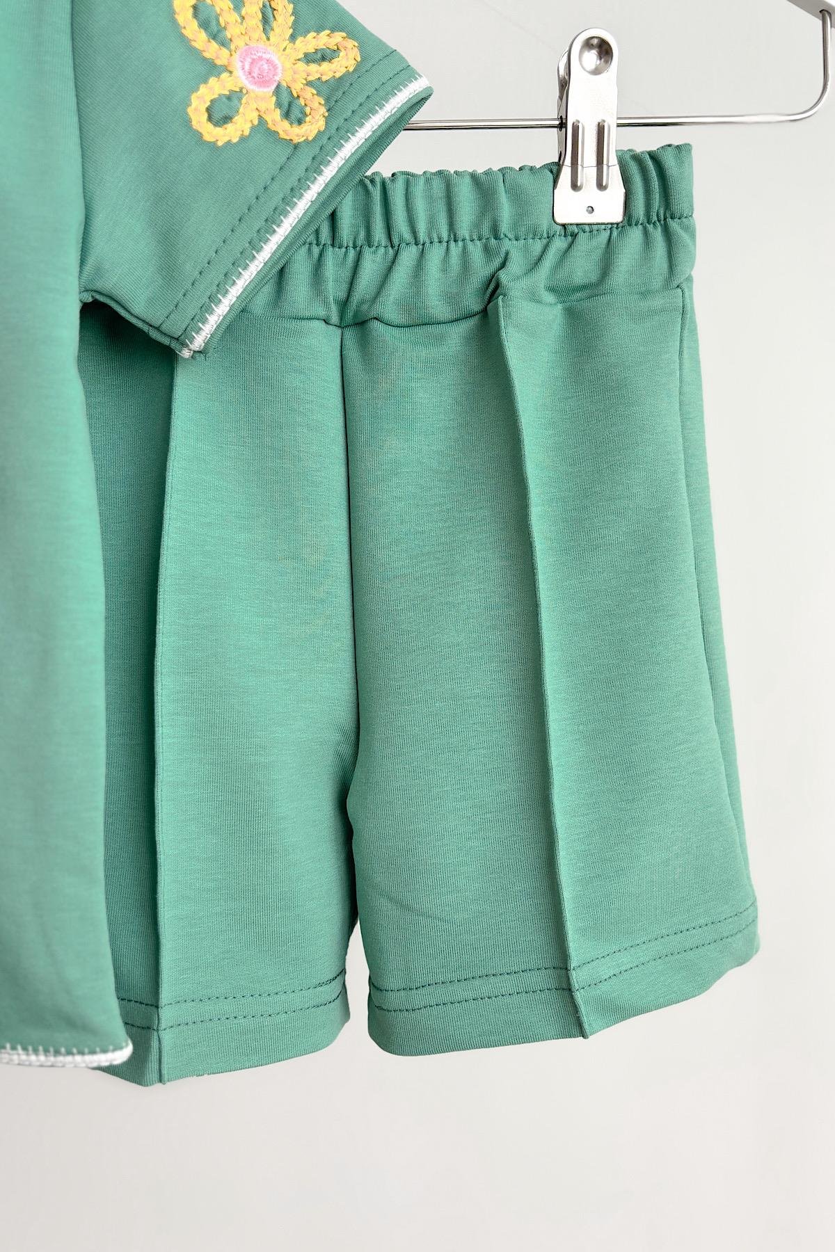 Kız Çocuk Nakış Detay Şortlu Takım