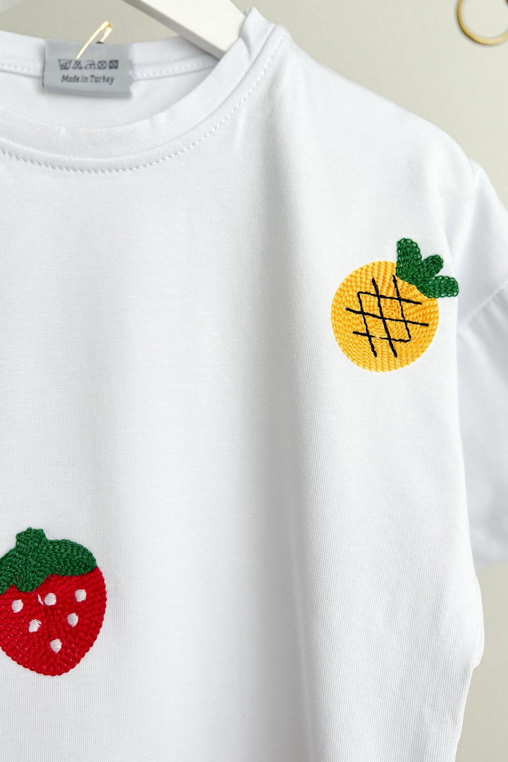 Kız Çocuk Nakış İşlemeli Takım