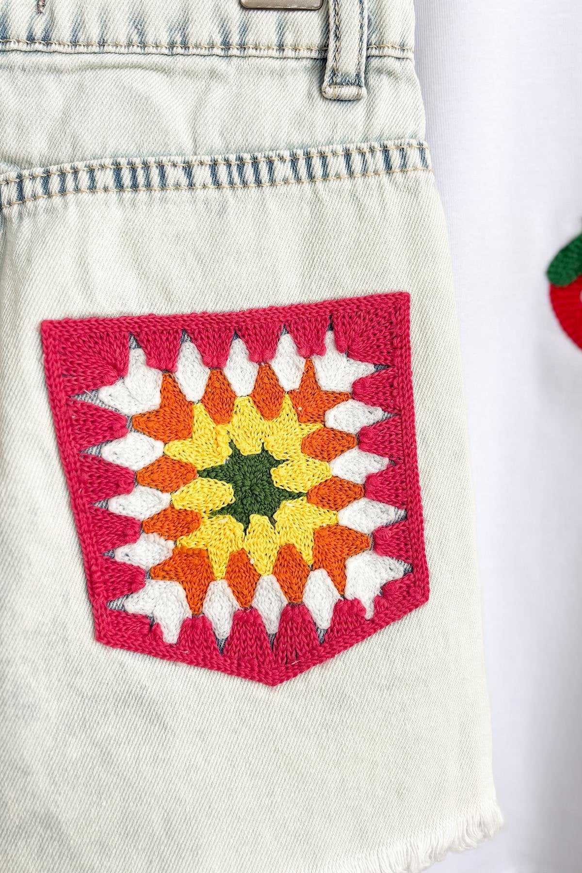 Kız Çocuk Nakış İşlemeli Takım