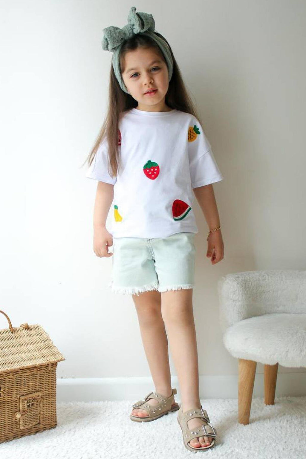 Kız Çocuk Nakış İşlemeli Takım